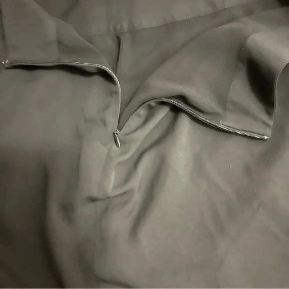 Theory Mini Black Skirt With Side Pockets. Size 12 - Picture 5 of 6